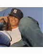Jay-Z_-_December_4th_Official_Music_Video_flv0107.png