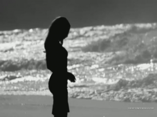 Beyonc_-_Broken-Hearted_Girl_flv3798.jpg