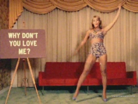 Beyonc_-_Why_Don_t_You_Love_Me_flv2421.jpg
