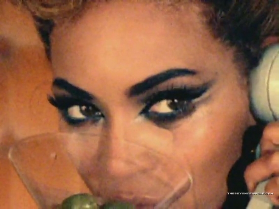 Beyonc_-_Why_Don_t_You_Love_Me_flv2531.jpg