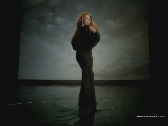 Beyonce_Shakira_-_Beautiful_Liar_flv3617.jpg
